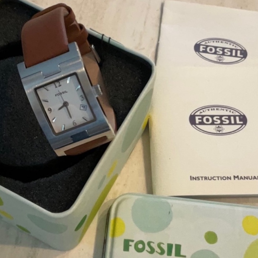 Fossil Watch Rectangle Leather Strap Water Resistant Silver Date New